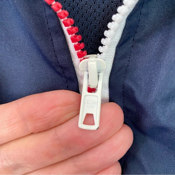 Members Only Jacket Mens Size Medium Full Zip Up Windbreaker Logo Back Retro - Picture 6 of 16